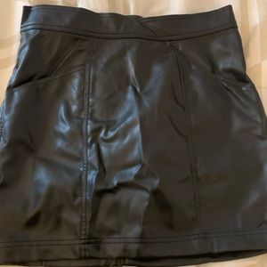 3 FOR 15$ H&M faux leather skirt